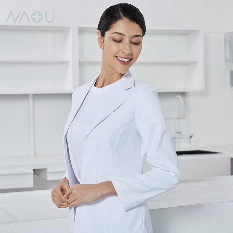 In vendita Uniformi da medico  - Medical Lab Center recensione e prezzo